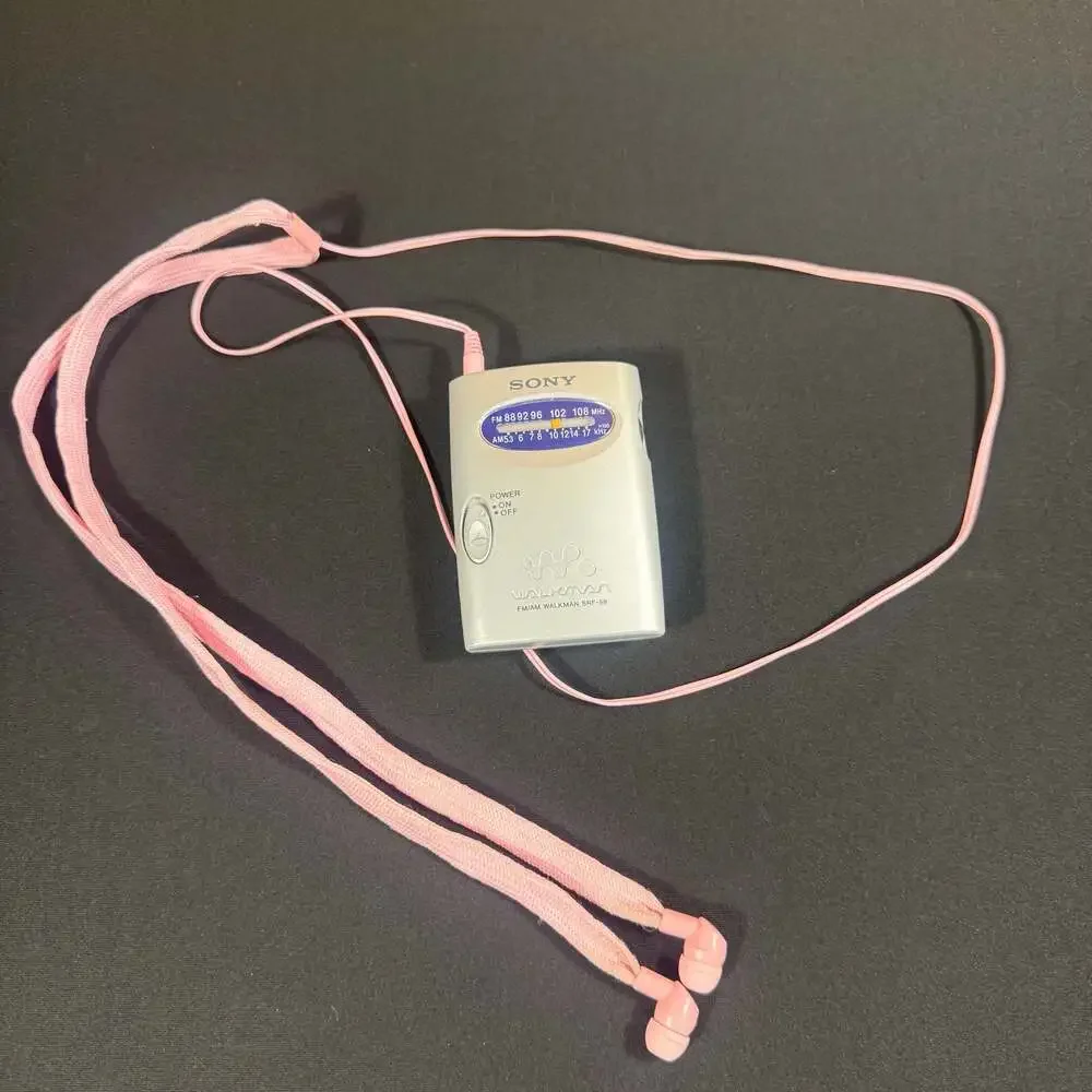 Sony Walkman SRF-59 AM/FM Portable Pocket Radio untested