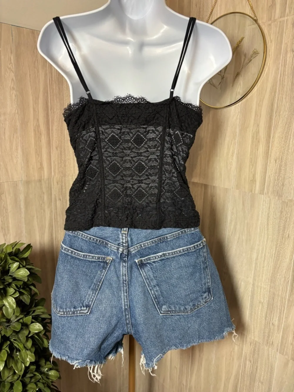 Universal Thread mid rise