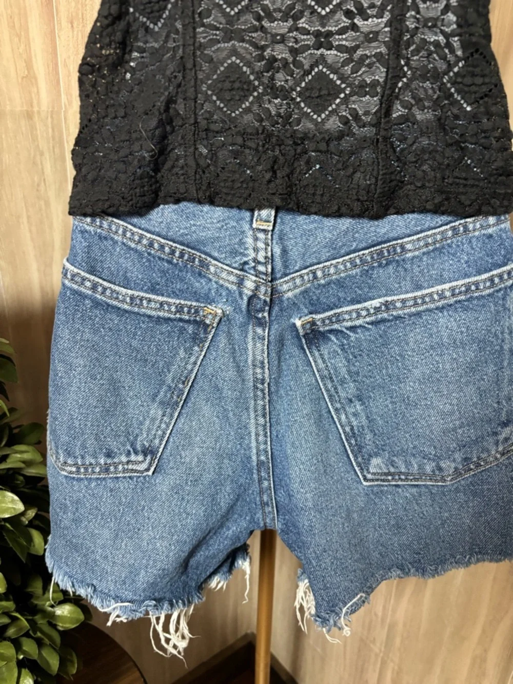 Universal Thread mid rise