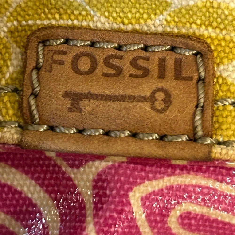 Fossil or pocket
