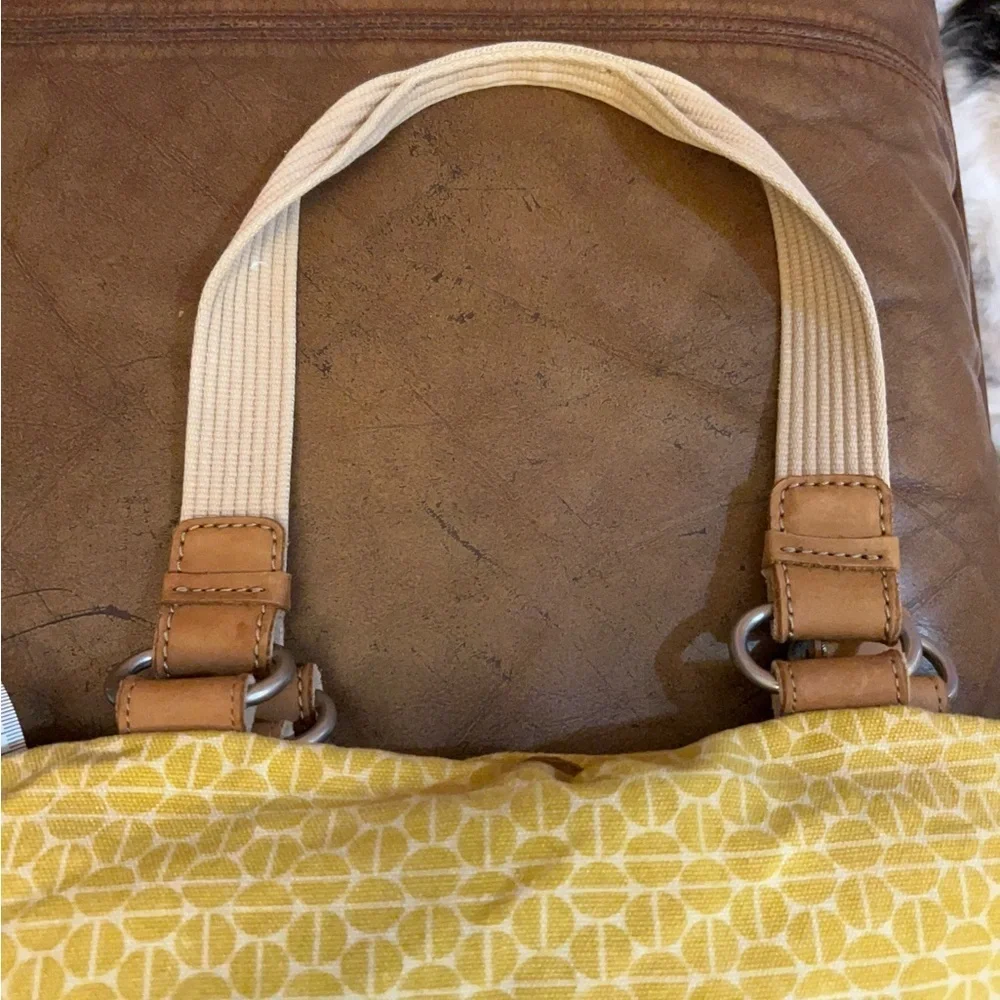 Fossil coated shoulder