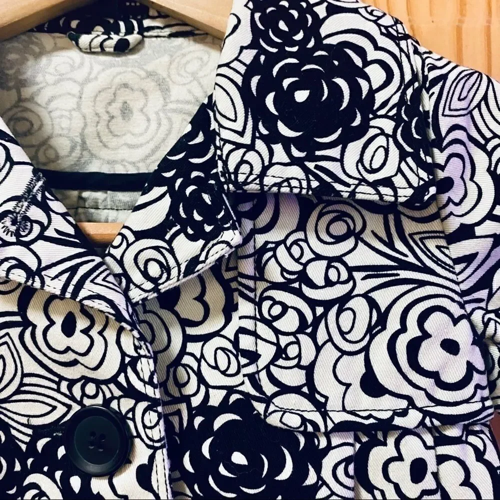 Gap black white flowered graphic swing coat jacket