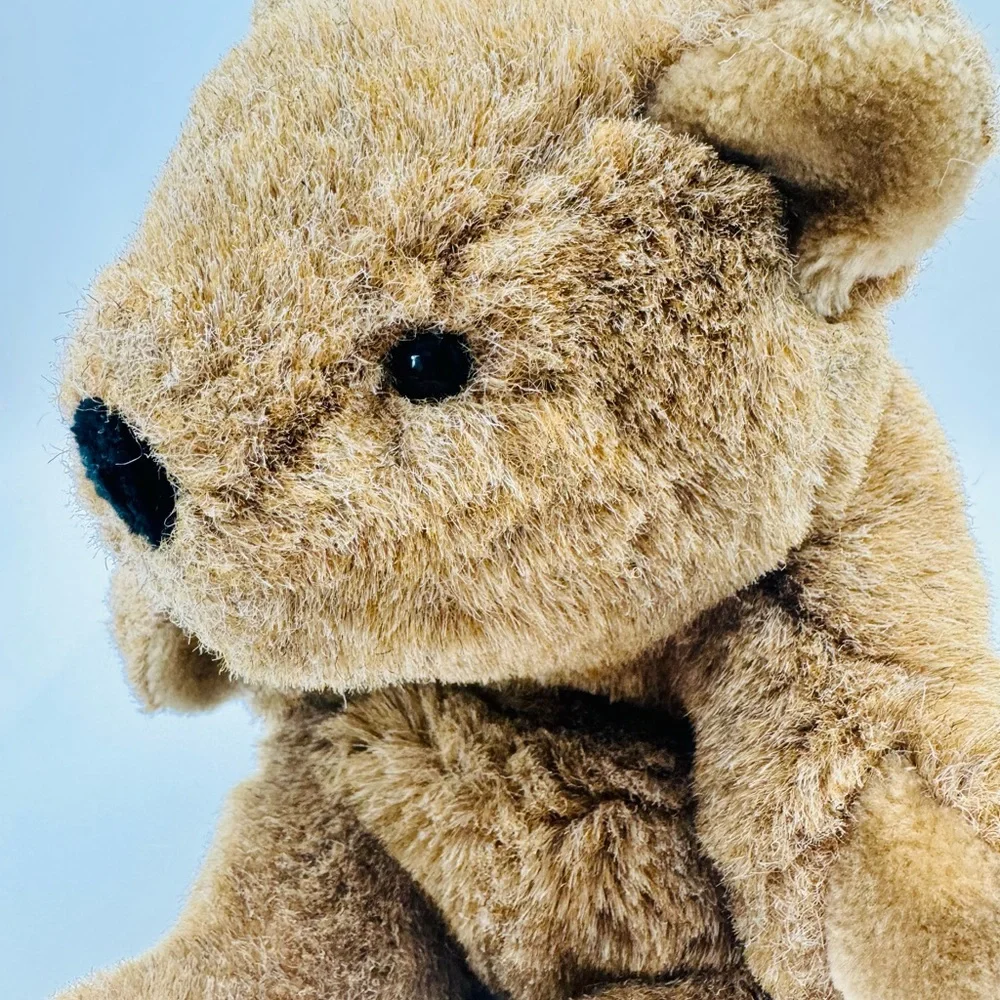 Vintage 1982 GUND Soft Brown Plush Sitting Teddy Bear 9” Tall EUC‎