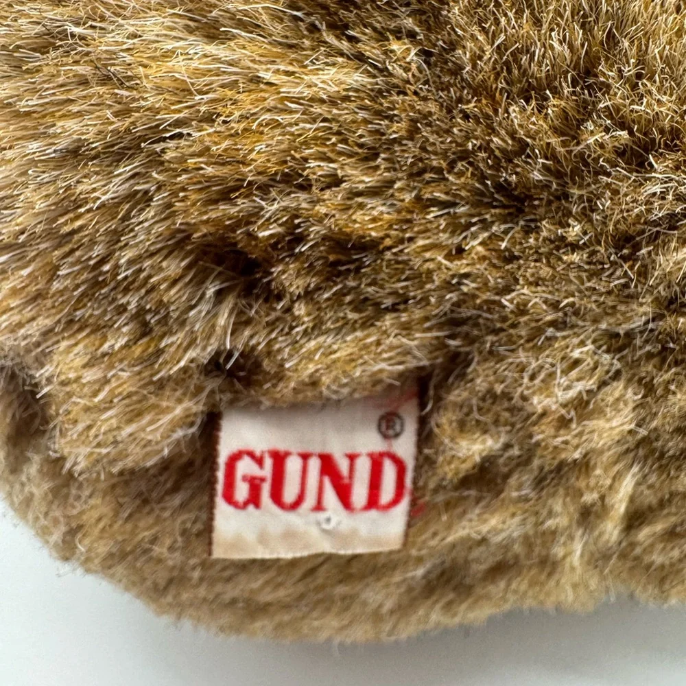 Vintage 1982 GUND Soft Brown Plush Sitting Teddy Bear 9” Tall EUC‎