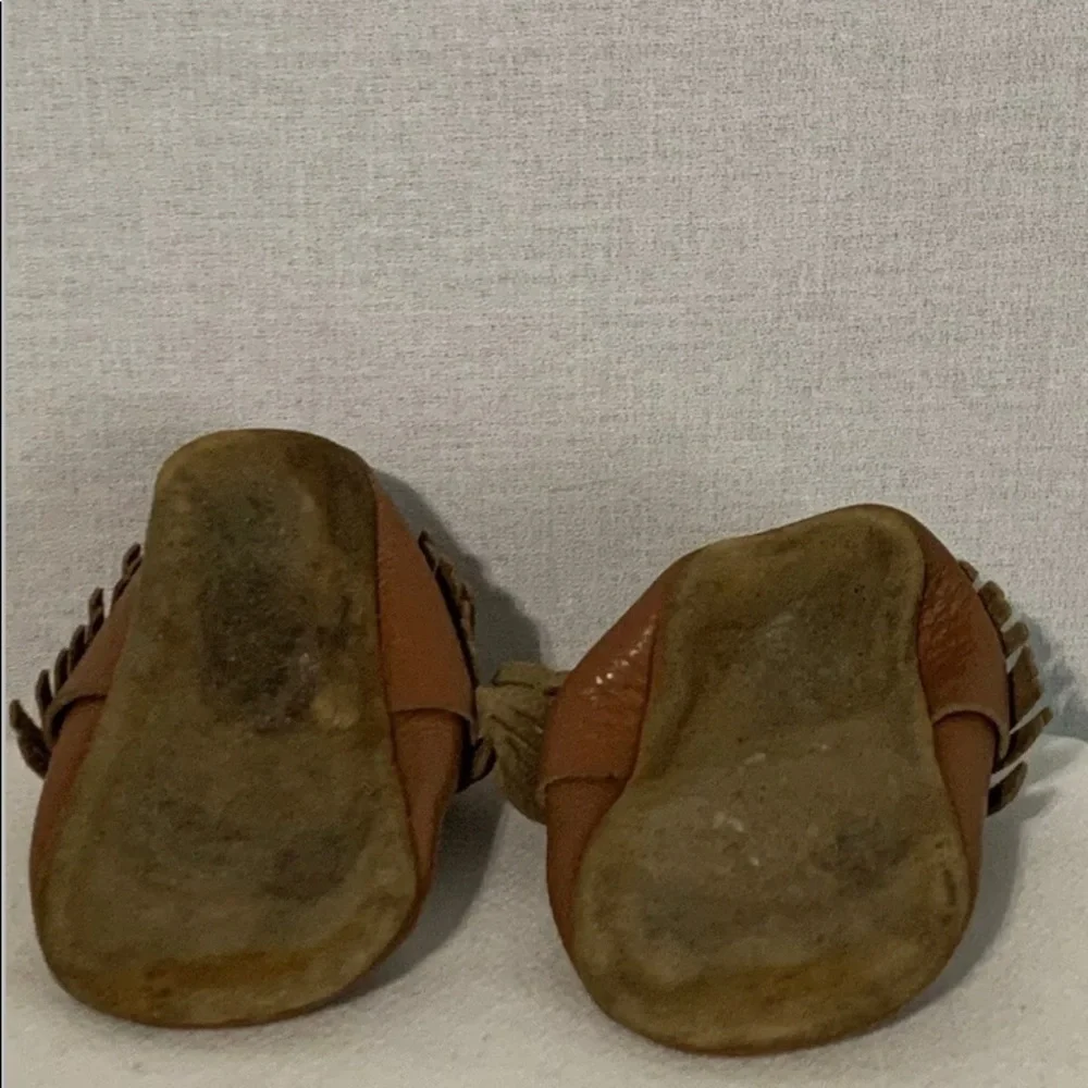 Leather Moccasins Baby Toddler Sz 4 Tan White Shoes 
