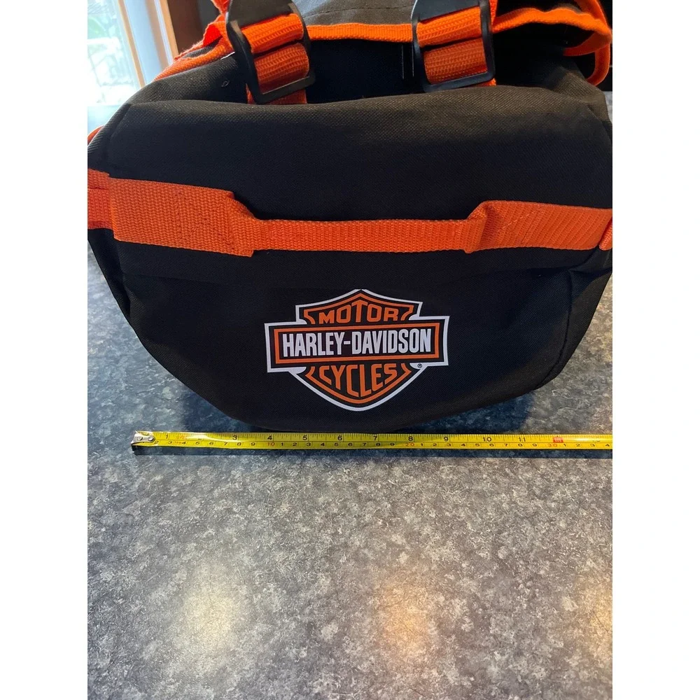 Harley-Davidson while by