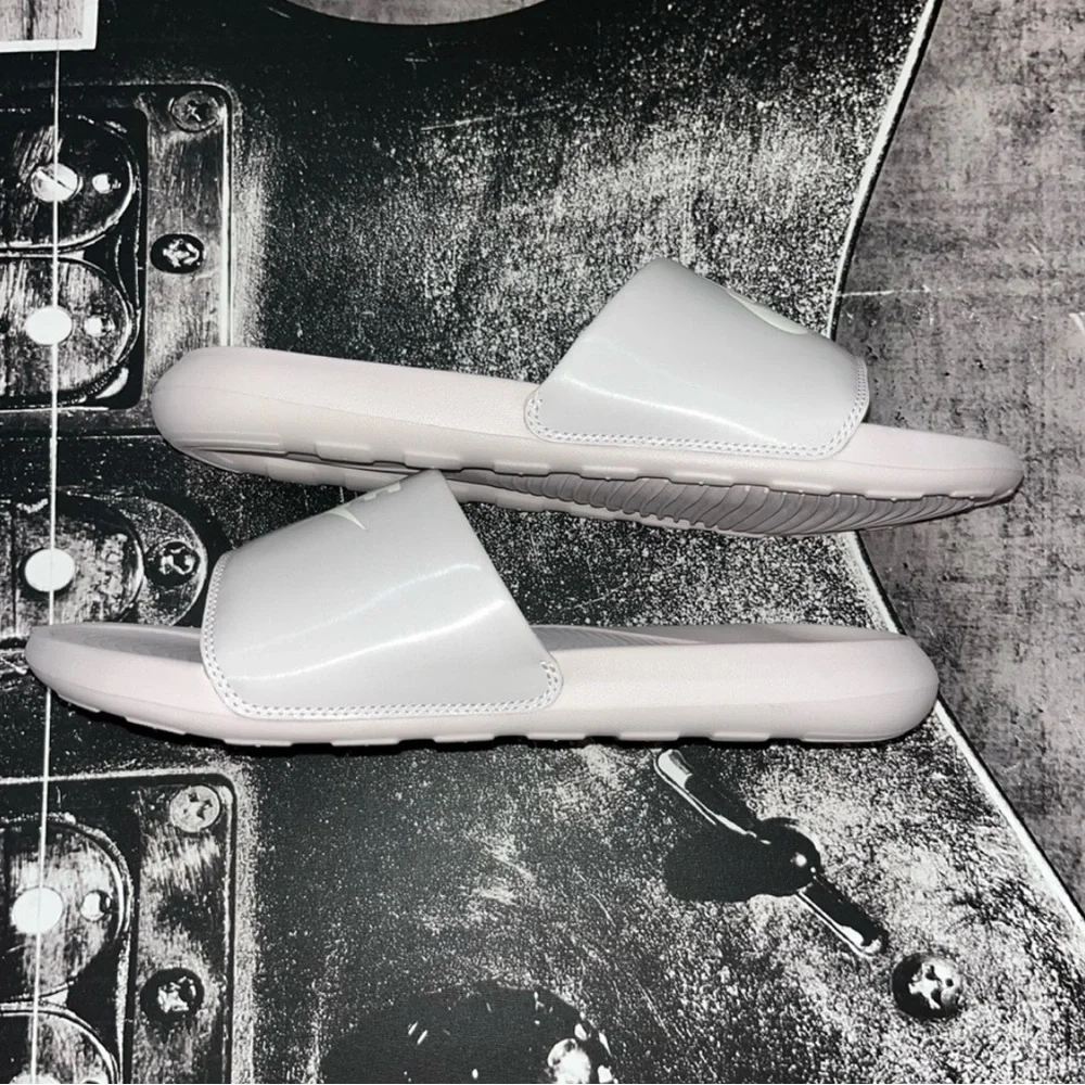 NEW Nike Slides