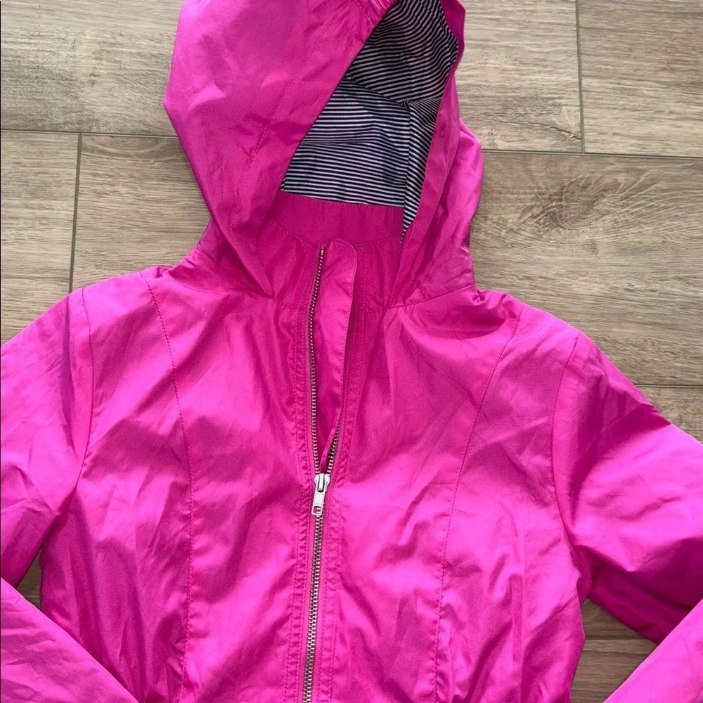 GAP vibrant pink