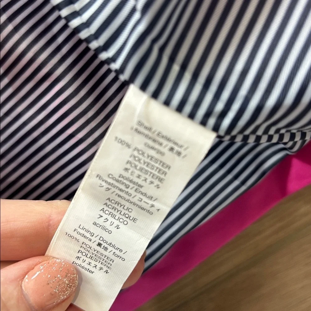 GAP vibrant pink