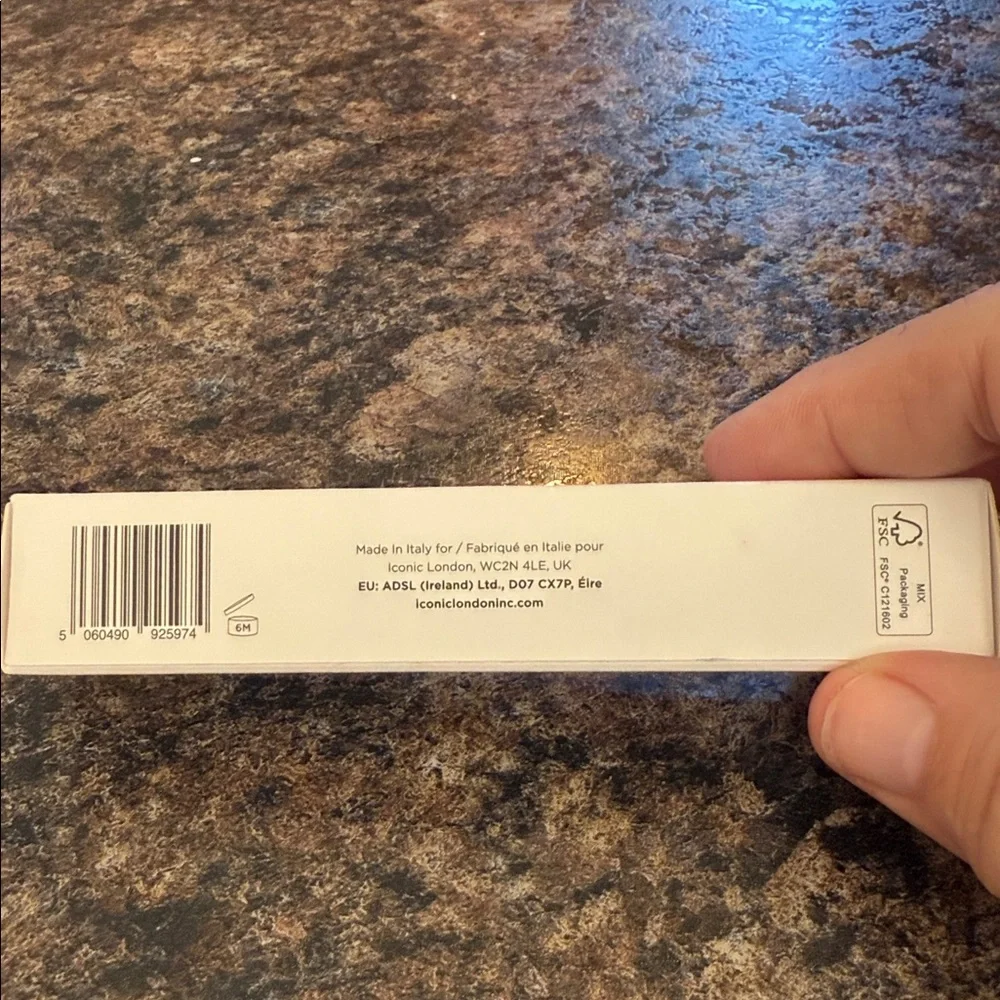 Iconic London Seamless Concealer Lightest Nude