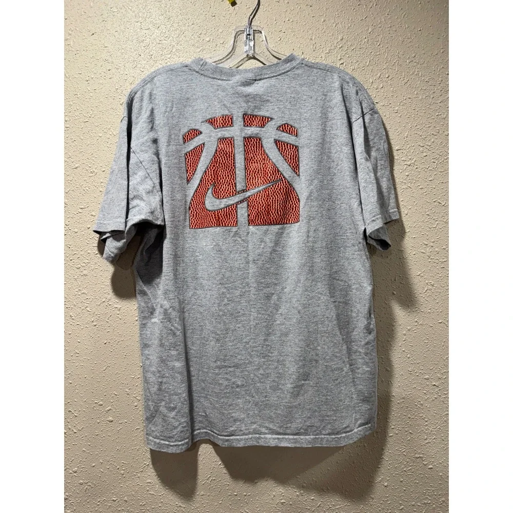Nike Hoops Basketball Graphic T-Shirt Mens Medium Gray Short Sleeve Swoosh Logo