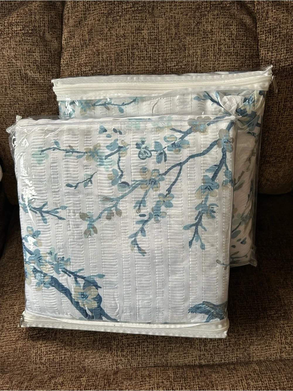 Audrey Blossoms Plissé Ruffled Edge Bedspread - Blue and White Full NO SHAMS