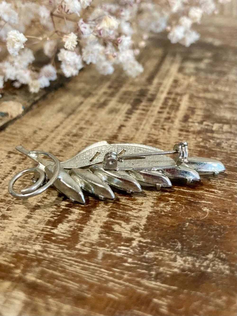 Vintage leaf shaped