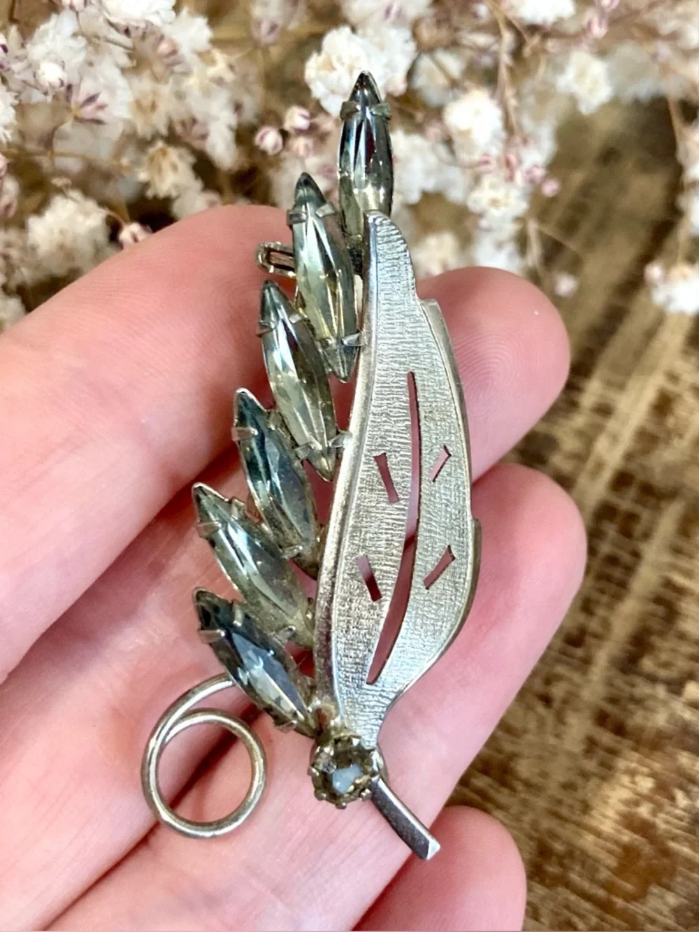 Vintage leaf shaped