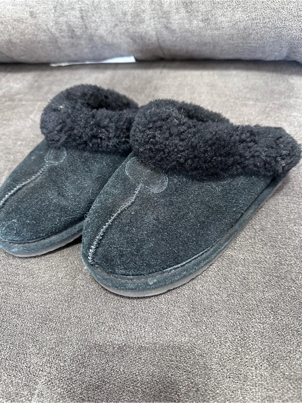 Bearpaw Genuine Shearling Slippers Kids Size 4 Black Suede Sheepskin