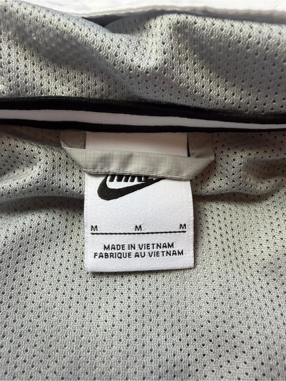 Nike hooded windbreaker