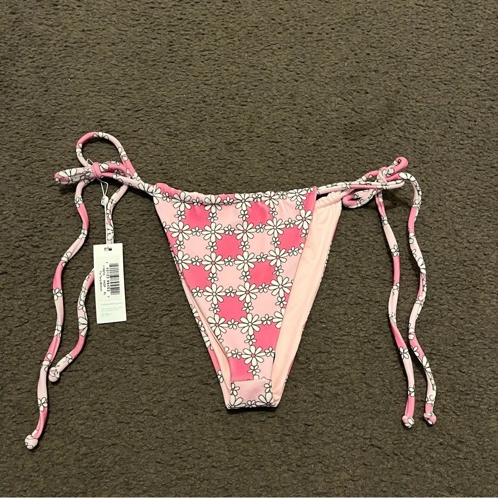 Frankies Bikinis size xl