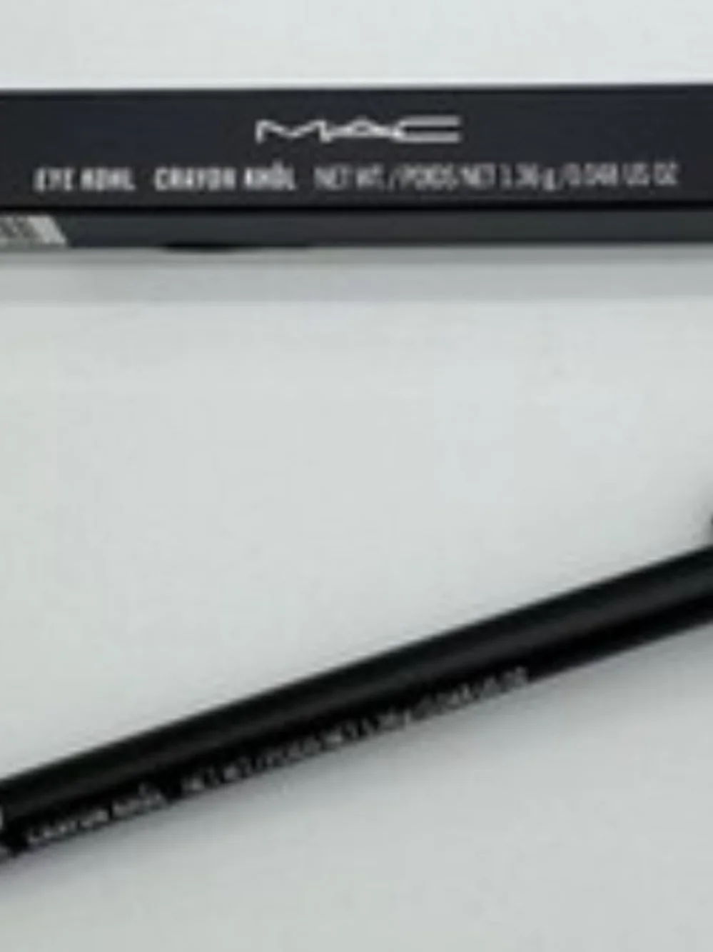 MAC Cosmetics pigment black smooth