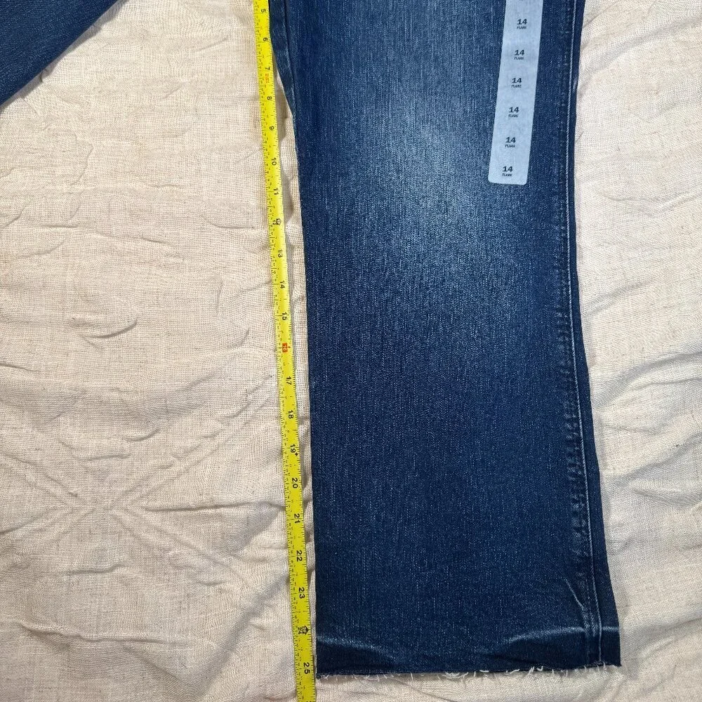Women's Old Navy Flare Ankle High Rise Jeans Size 14 NWT