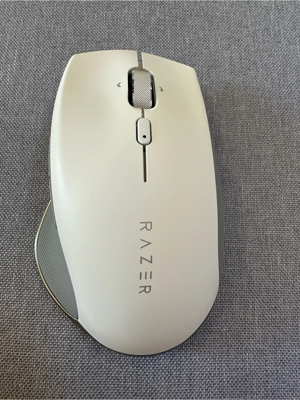 RAZER Pro Click Wireless Mouse / White