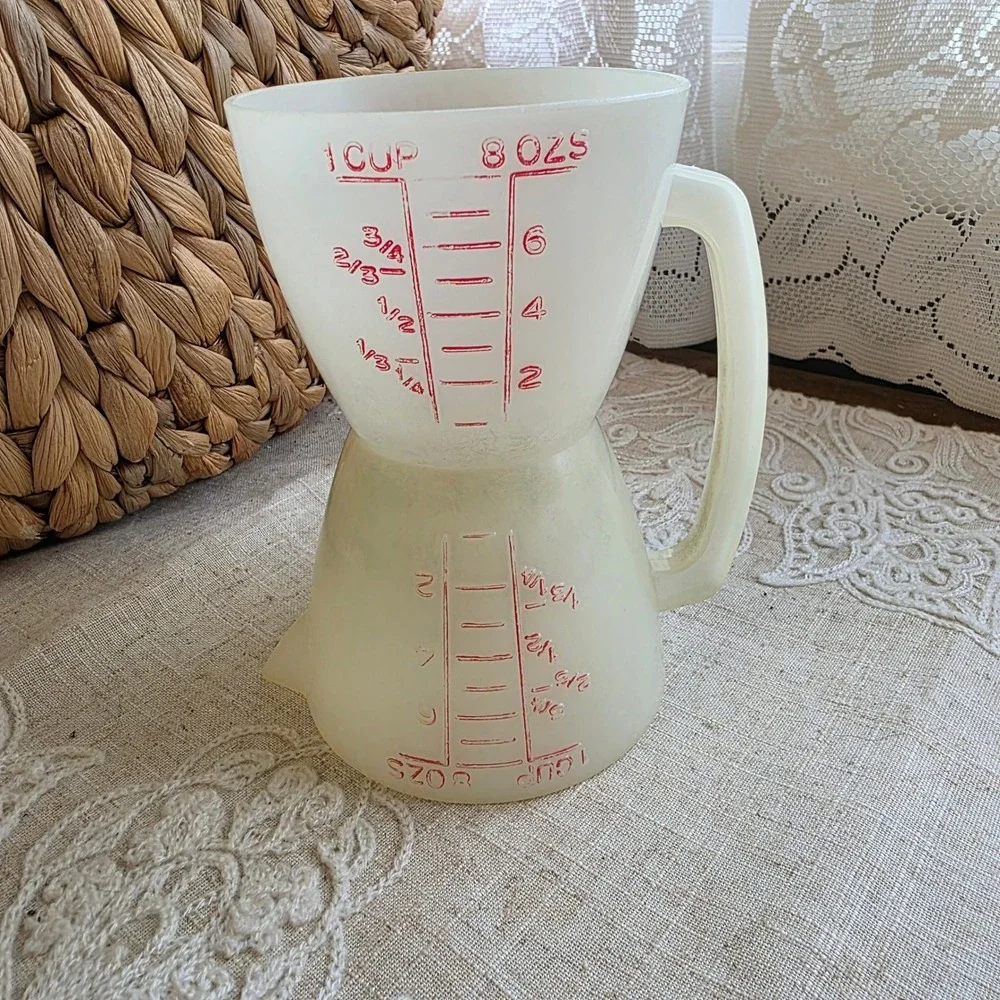 Vintage Tupperware Measuring Cup: Double Sided Wet/Dry 1-Cup Plastic Hourglass