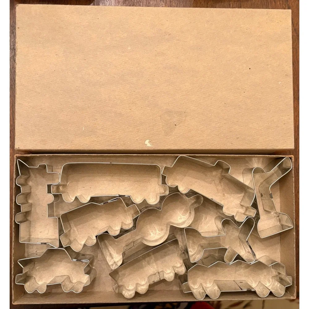 Vintage 10 Piece Train Set Cookie Cutters Metal Locomotive Railcar Shapes B1500