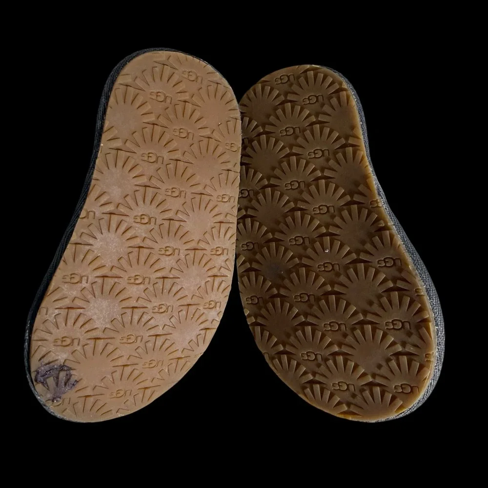 UGG sun little