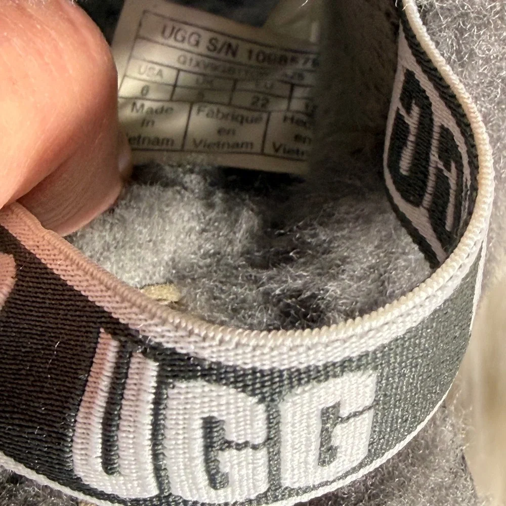 UGG 6f perfect upper