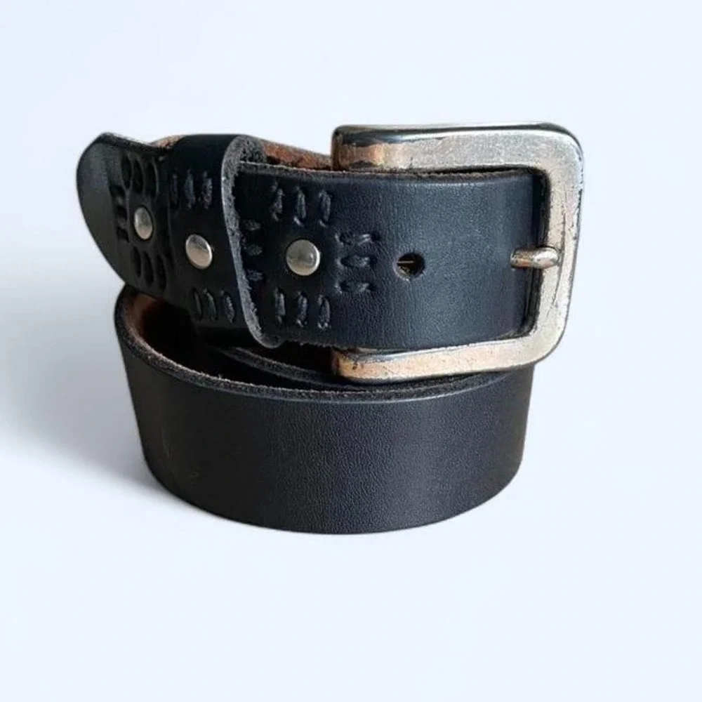N/A black leather