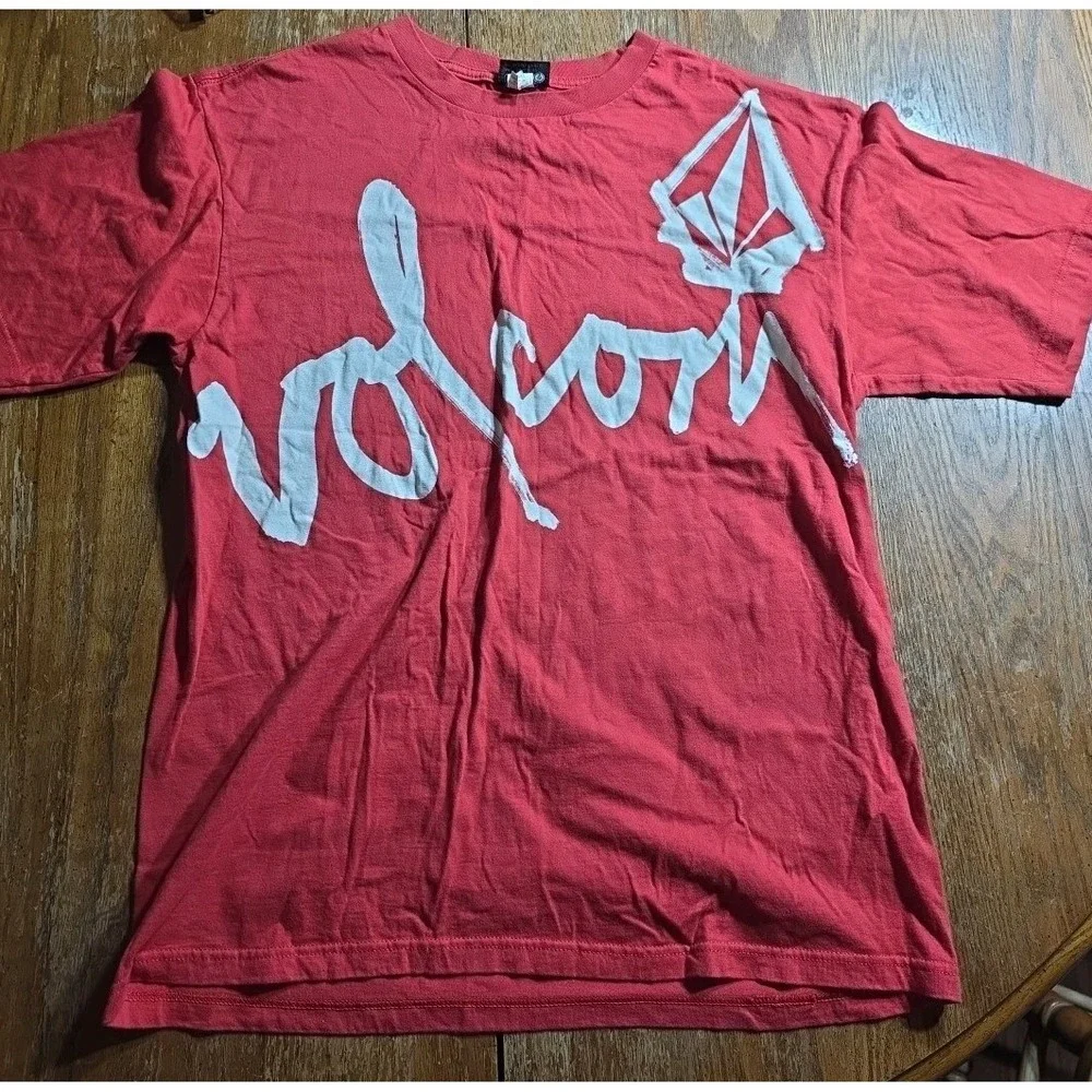 Vintage‎ Y2K Volcom Red T-Shirt L Logo Graphic Skate Surf Style Spell out