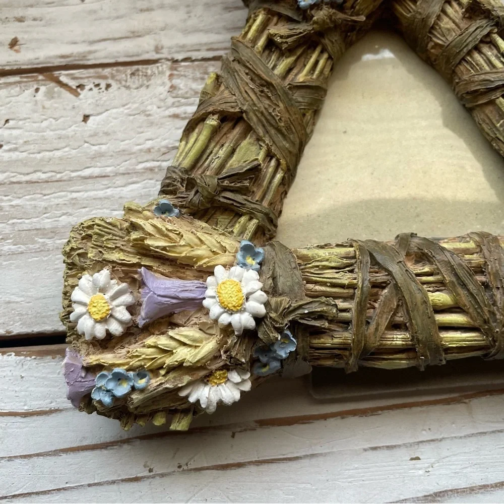 Rustic Triangle Photo Picture Frame 7”x7”Country Farmhouse Cottagecore Floral