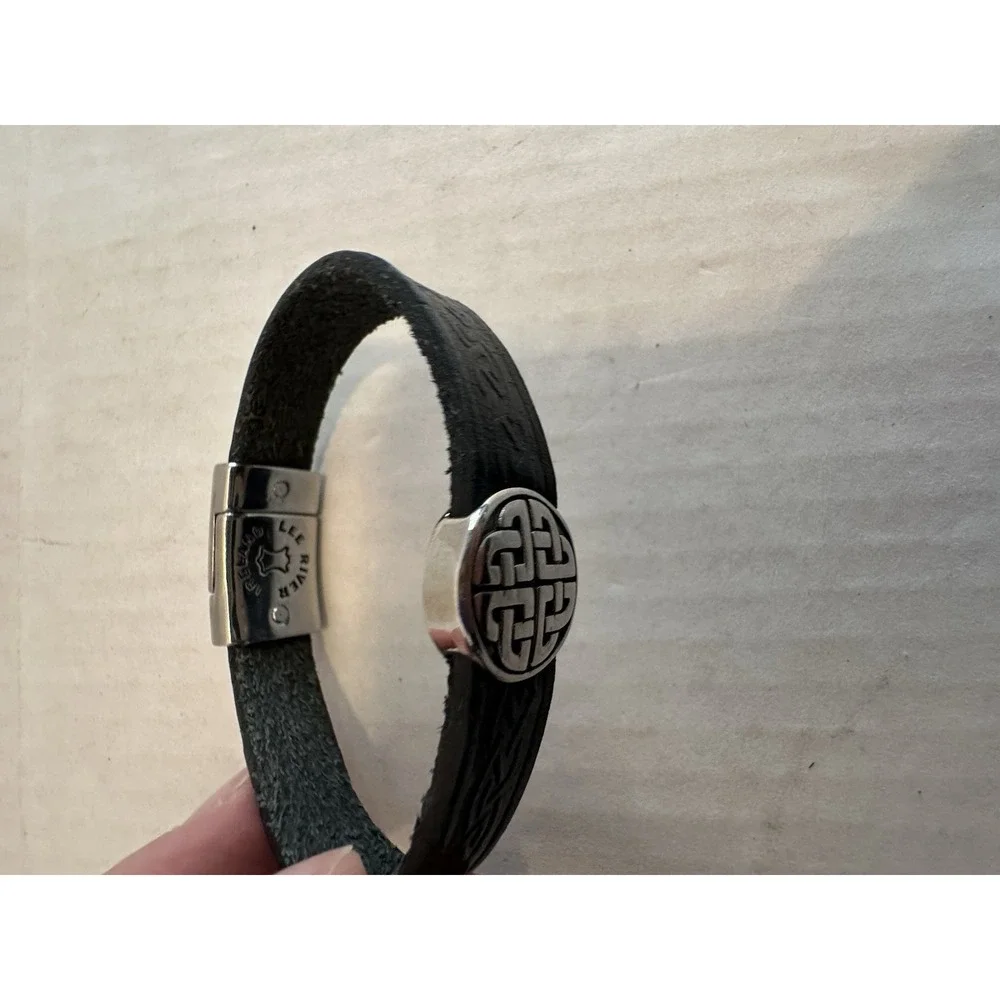 Lee River Ireland silver touch black