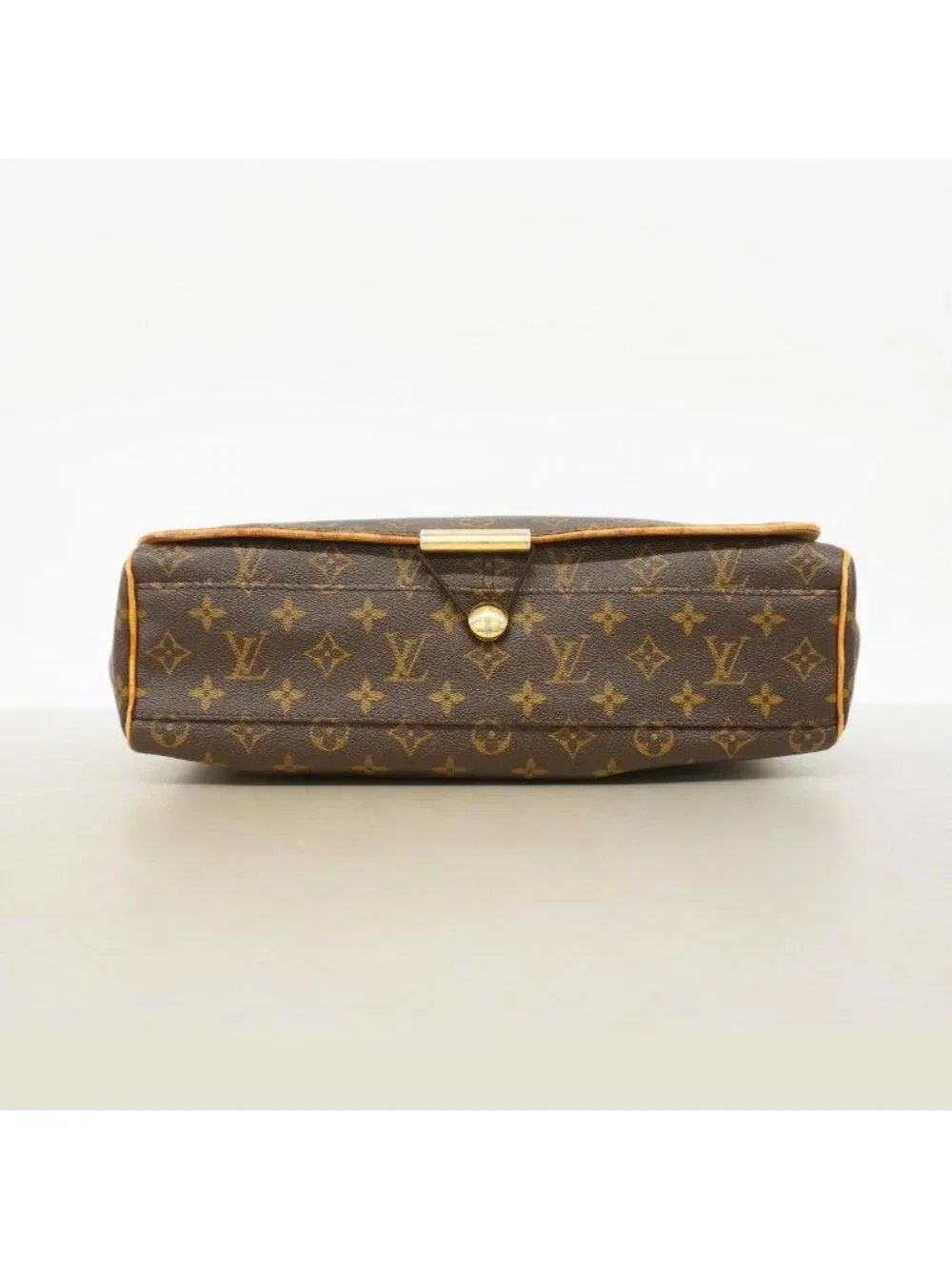 Louis Vuitton 153 presentation listed
