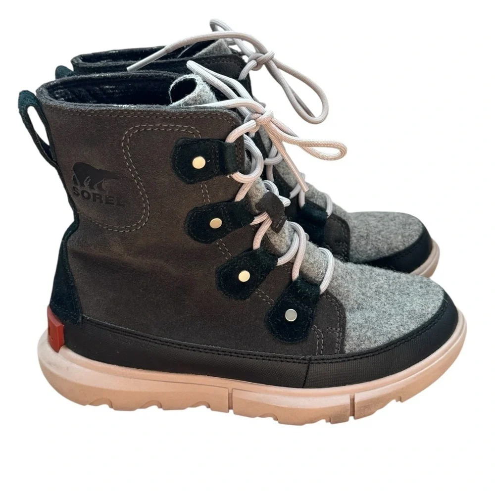 Sorel Joan Explorer II Jet Vapor Gray Black Lace Up Winter Boots