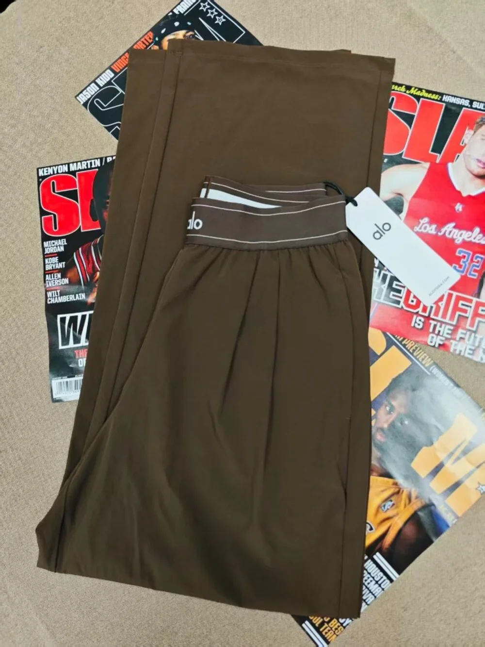 🦋🦋Alo Yoga Suit Up Trouser Espresso Coffee Brown （Regular 30“inches) NWT