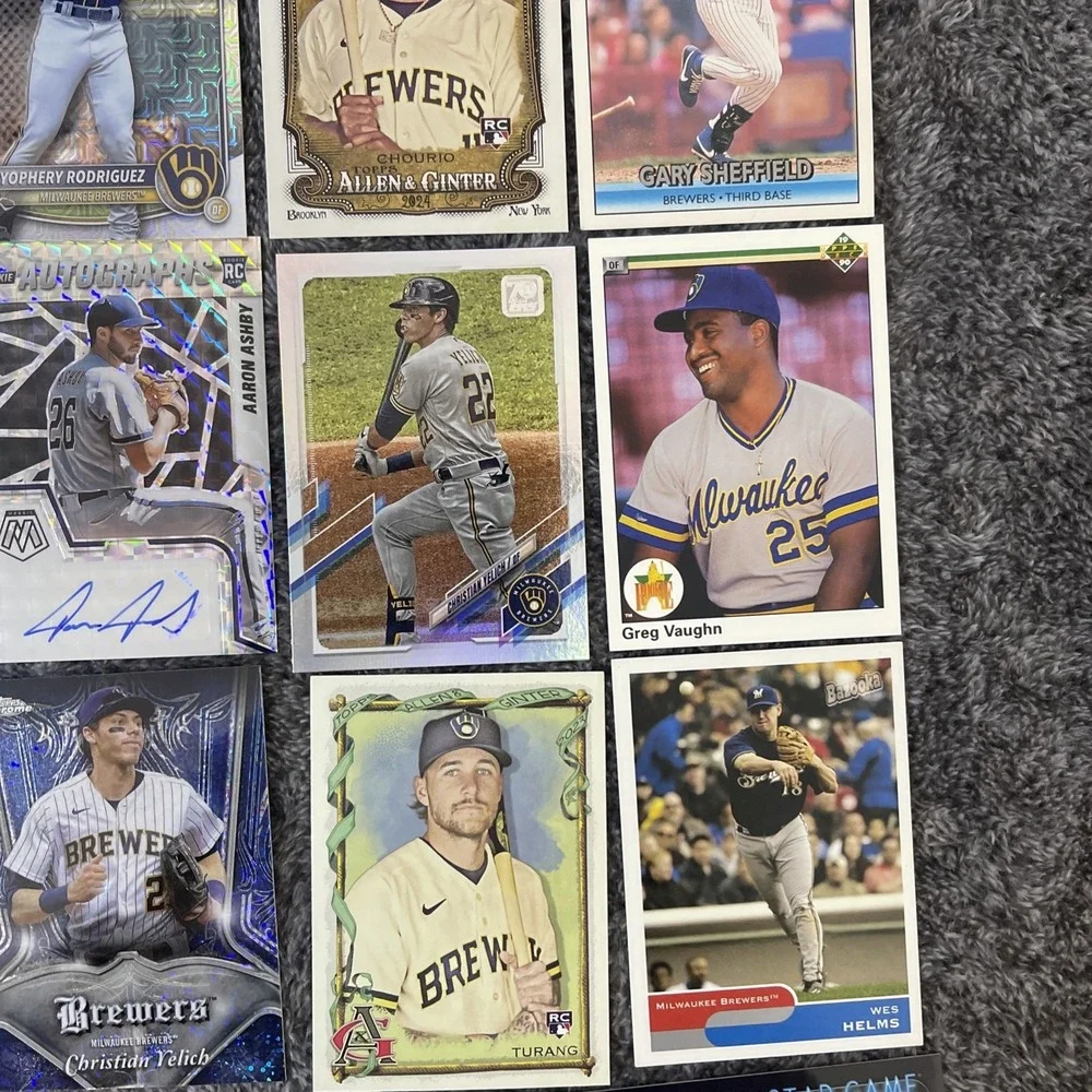 Milwaukee Brewers Baseball 28 Card Lot - Rookies, Stars, Inserts, Parallels‎