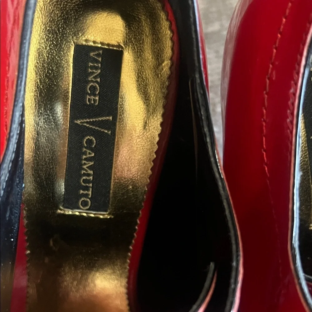 Vince Camuto bold red