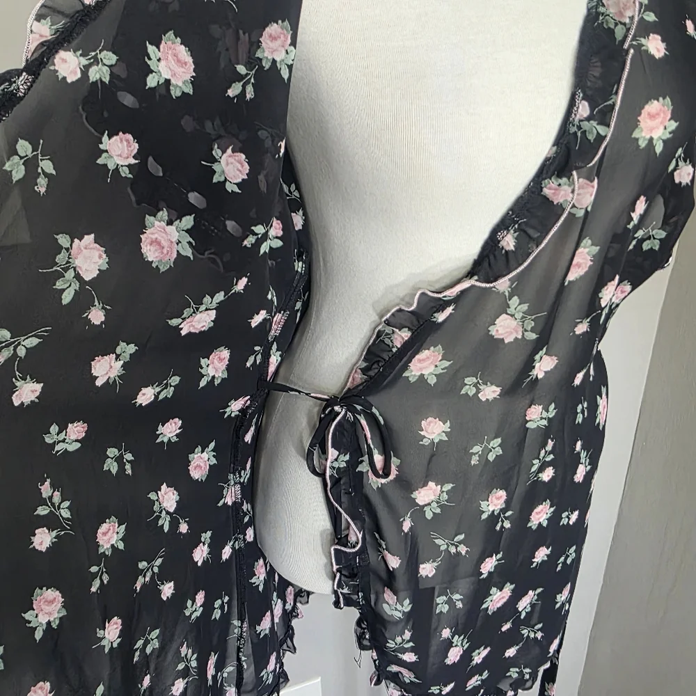 In Bloom sheer black