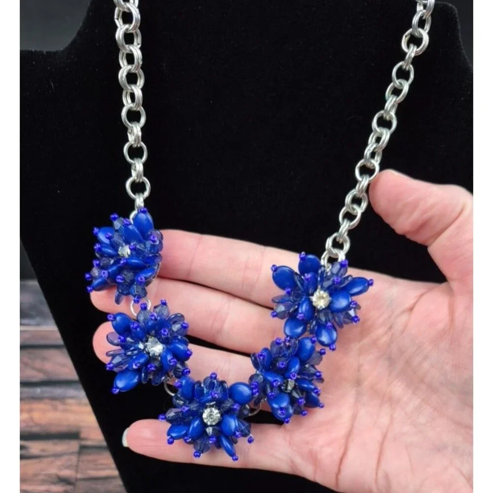 Vtg Lucite Flower Cluster Necklace Blue Crystal Silver Tone‎ 17–19