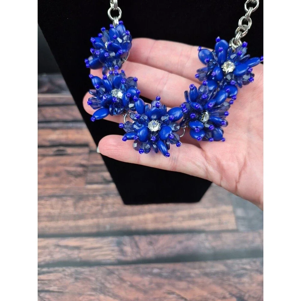 Vtg Lucite Flower Cluster Necklace Blue Crystal Silver Tone‎ 17–19