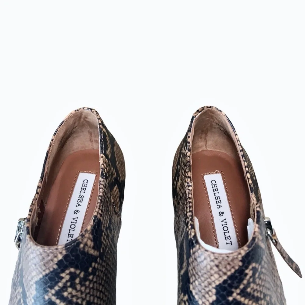 Chelsea & Violet black women print