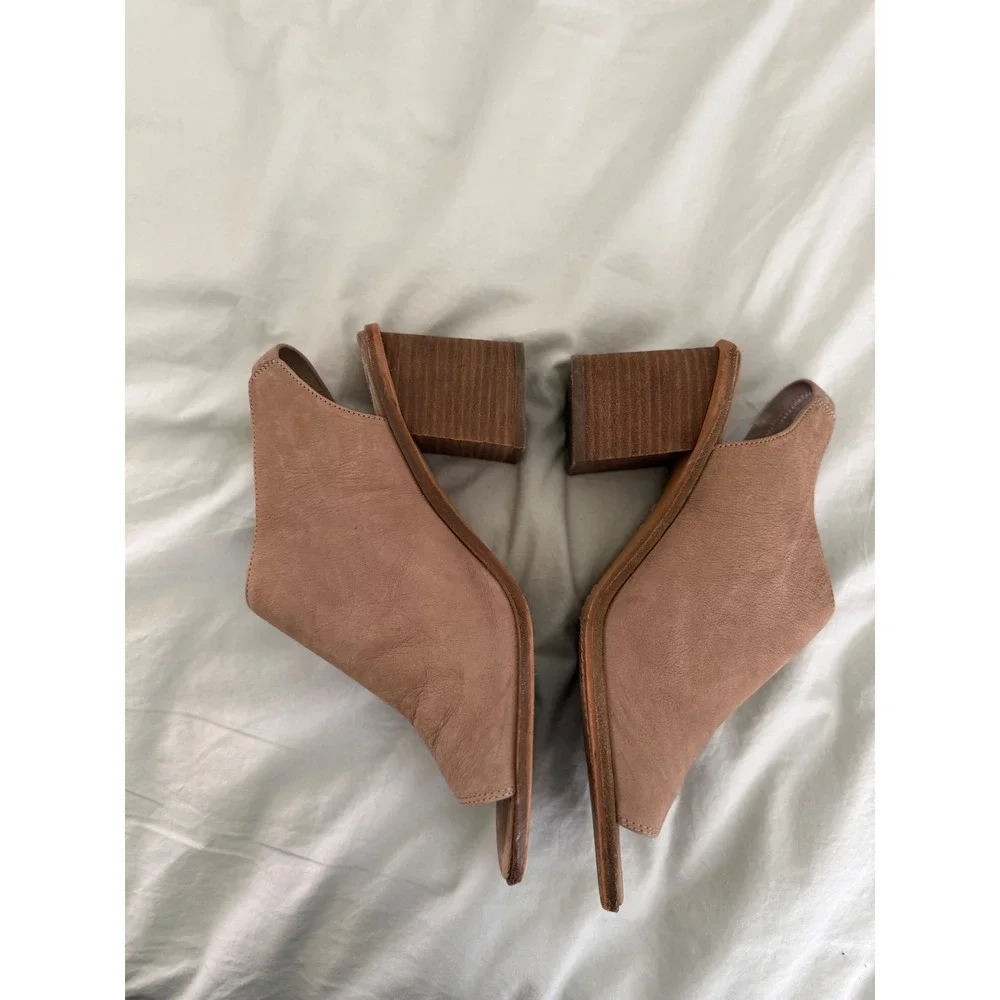 Vince Camuto Kaisley Taupe Leather Slingback Peep Toe Block Heel Sandals 11‎