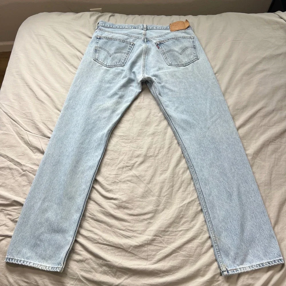 Vintage LEVI'S 501 Jeans Mens 38X34 Light‎ Wash Straight Leg Denim 2005 Stained