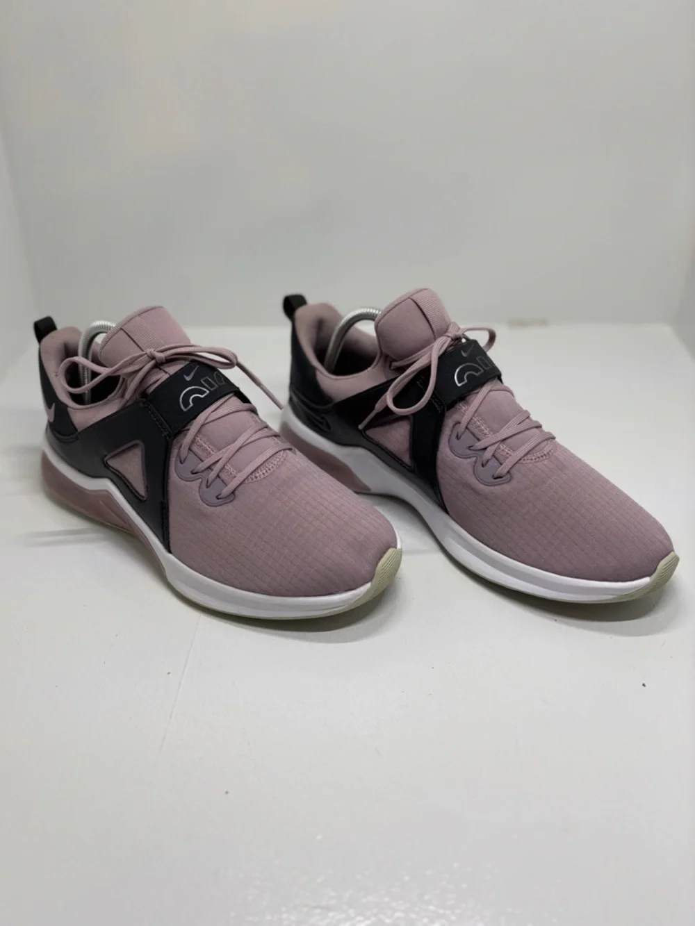 Nike gym 	•	no