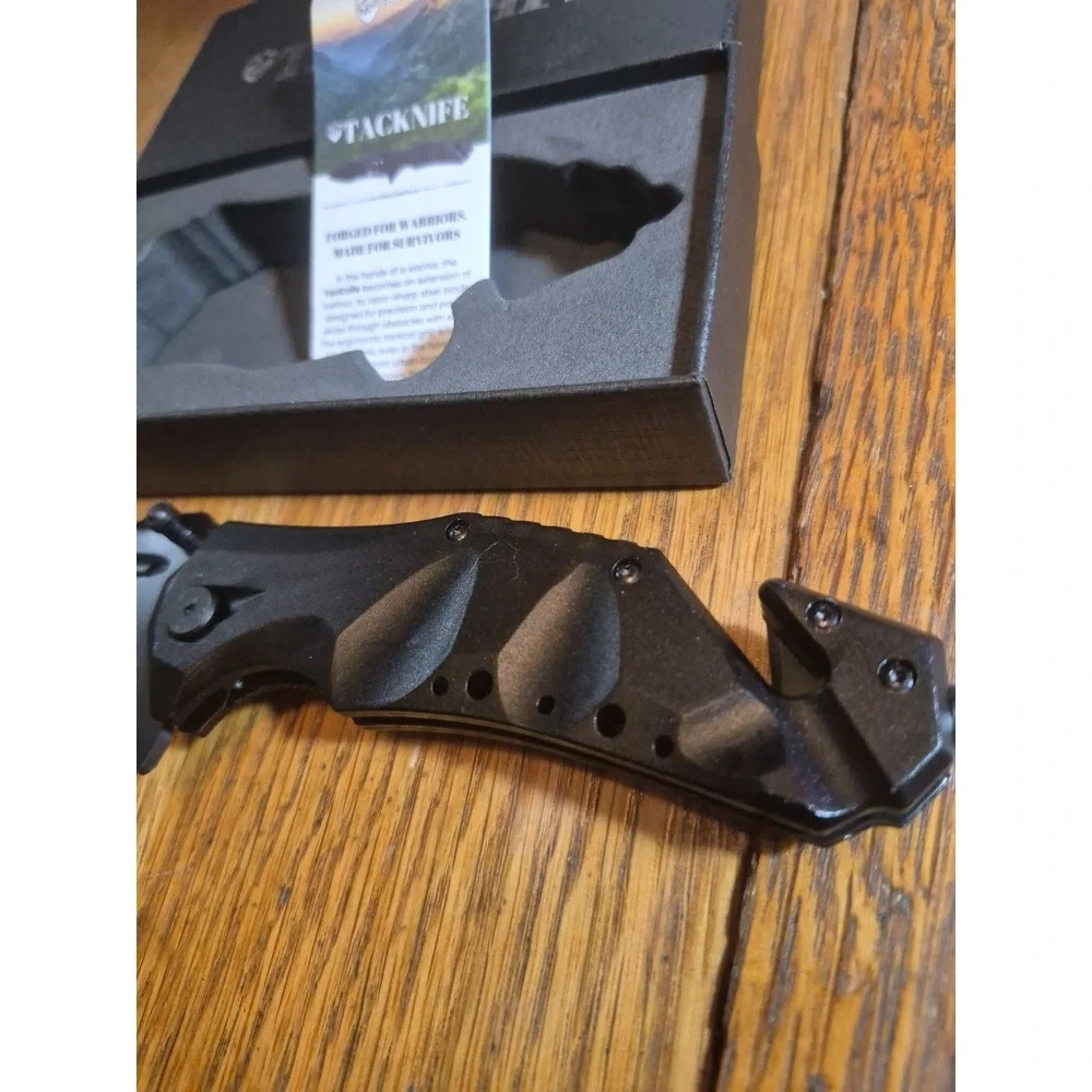 Tacright tack knife