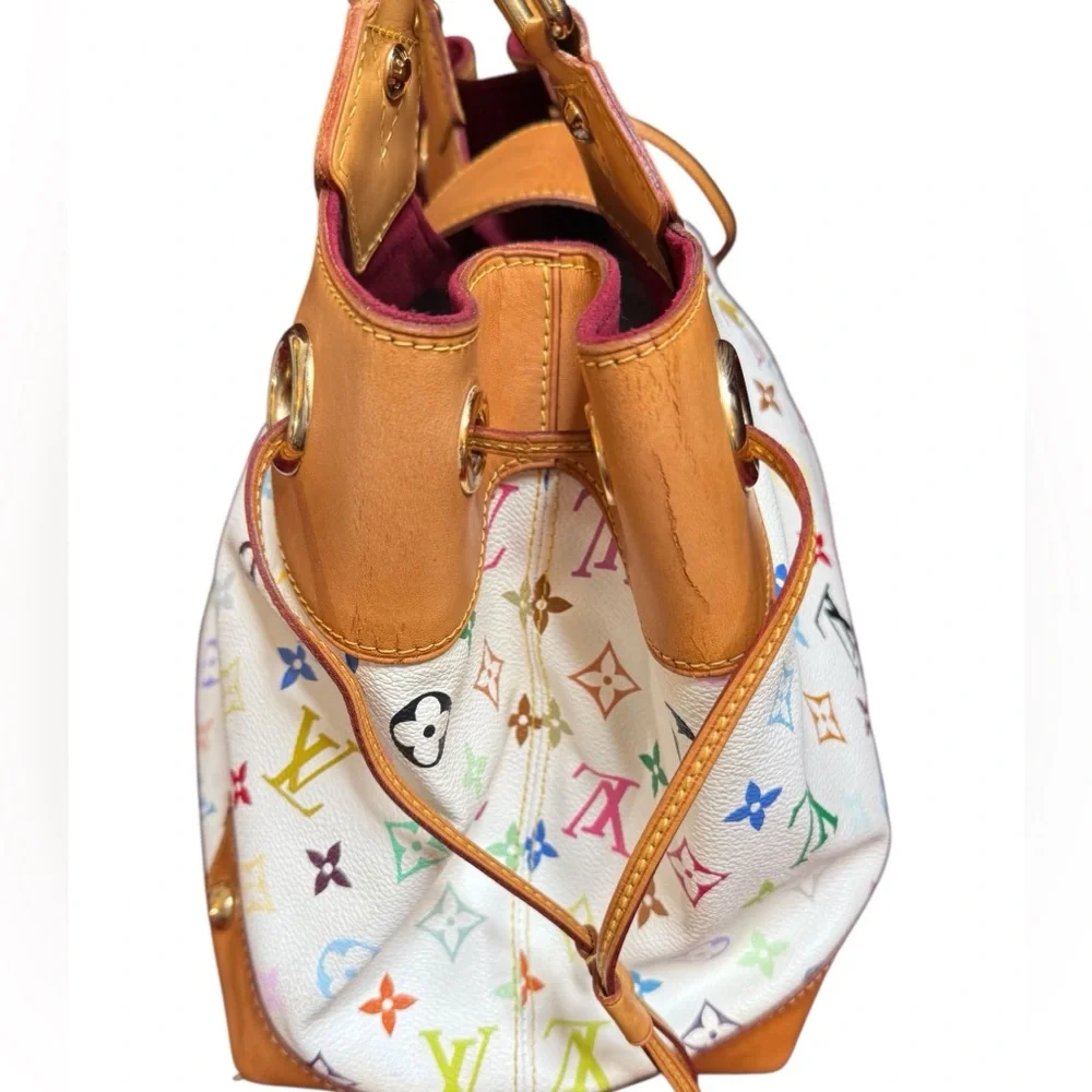 Louis Vuitton notes white