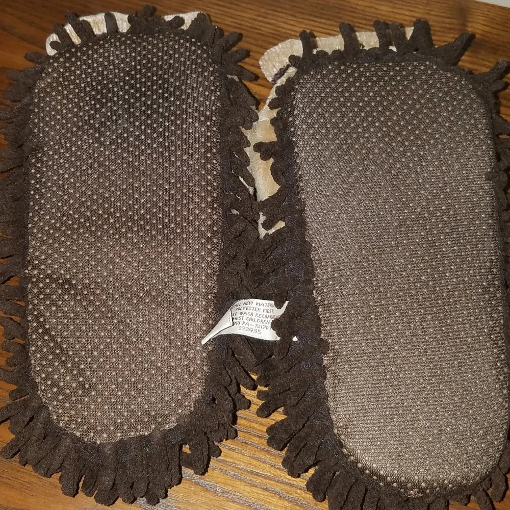 Burton + Burton plush monkey slippers (KS1)