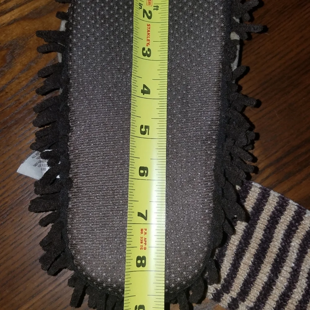 Burton + Burton plush monkey slippers (KS1)