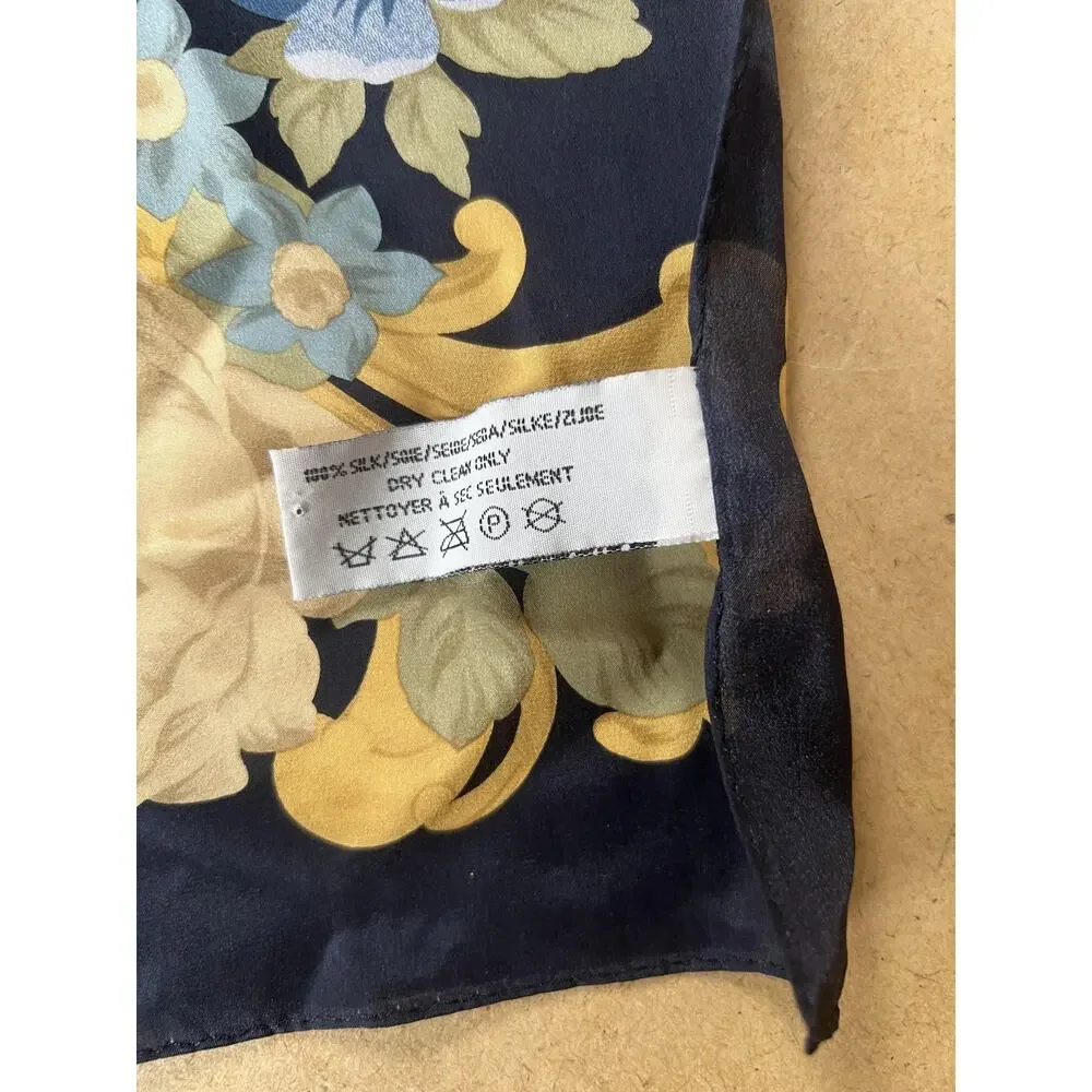 Liz Claiborne brand liz