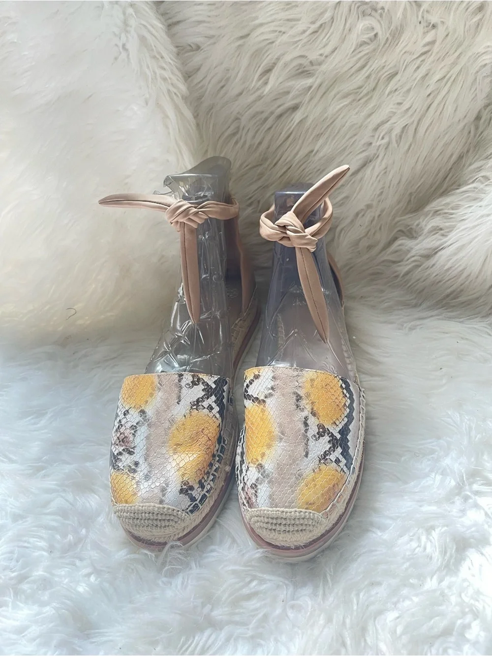 Vince Camuto vince camuto